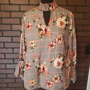 WISHFUL Park black plaid floral blouse